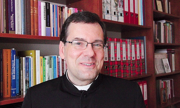 Ks. Jacek Bramorski podkreśla, że wiara i rozum wymagają harmonijnego rozwoju