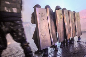 Kijów: Starcia blisko parlamentu