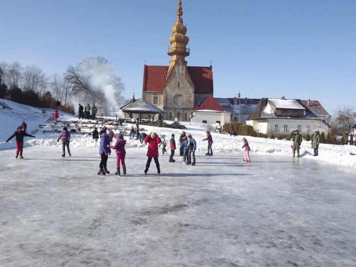 Parafialne lodowisko w Koprzywnicy 