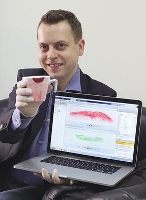 Łukasz Smacki jest doktorantem na Uniwersytecie Śląskim i autorem programu do analizy odcisków ust