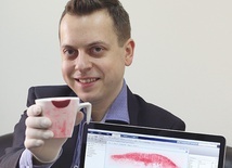 Łukasz Smacki jest doktorantem na Uniwersytecie Śląskim i autorem programu do analizy odcisków ust