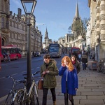 Ulice starego Oksfordu tętnią młodością studentów 