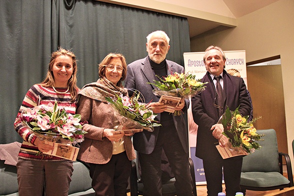  W Tychach z rodzicami i przyjaciółmi Chiary spotkali się młodzi archidiecezji. Na zdjęciu (od lewej): Chicca Coriasco, Maria Teresa i Ruggero Badano oraz Franz Coriasco