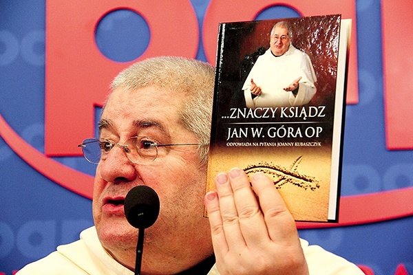  – Książka opowiada historię szczęśliwego księdza, który nie jest sam, bo otaczają go ludzie – mówił podczas spotkania o. Jan Góra OP