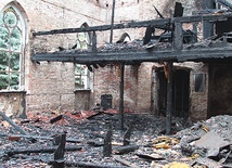  Wnętrze kościoła św. Józefa tuż po majowym pożarze 