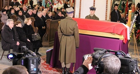 Warszawa pożegnała legendę opozycji