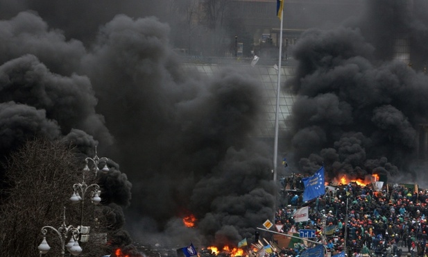 Milicjanci dostali broń z ostrą amunicją