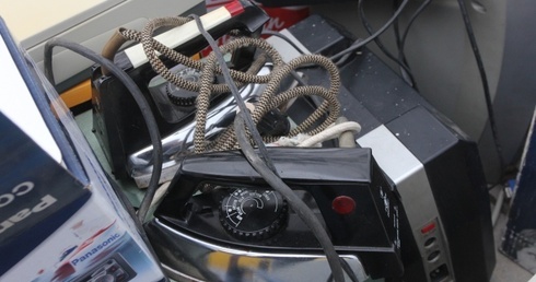 Żelazko ratuje misjonarza