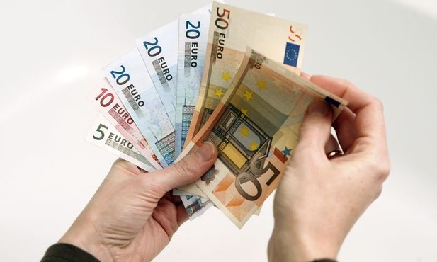 Hiszpania: coraz więcej wspierających Kościół