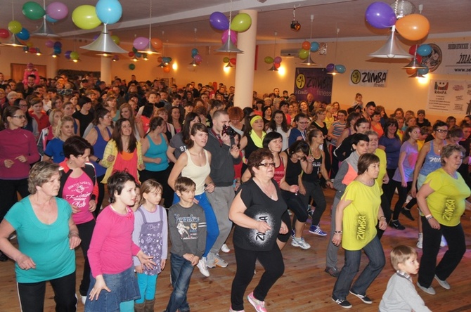 Charytatywna zumba w Bobrownikach