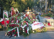  Zbigniew Romaszewski spoczął w Alei Zasłużonych Cmentarza Wojskowego  na Powązkach