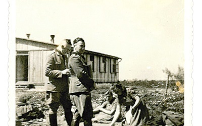  SS-mani z wizytą w obozie RAD