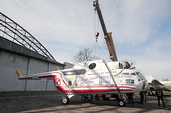  Jeszcze przed kanonizacją bł. Jana Pawła II helikopter będzie można zobaczyć dokładnie w takiej wersji, z jakiej korzystał papież 