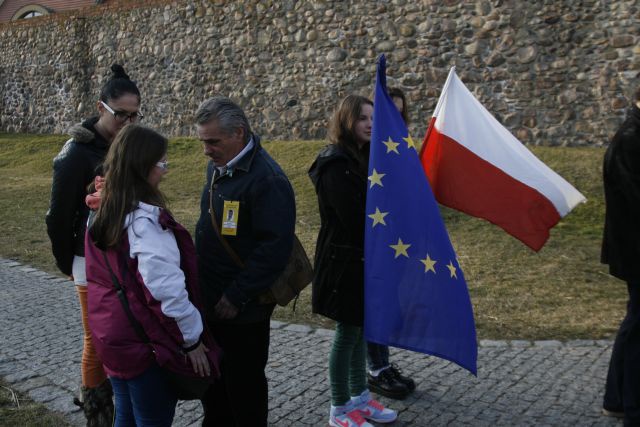 Znicze pod ukraińską flagą