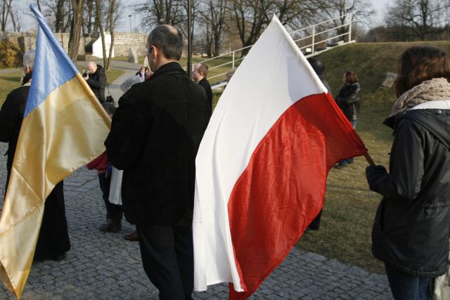 Znicze pod ukraińską flagą