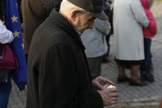 Znicze pod ukraińską flagą