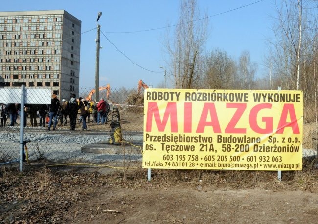 Rozbiórka szpitala Religii w Zabrzu (2)