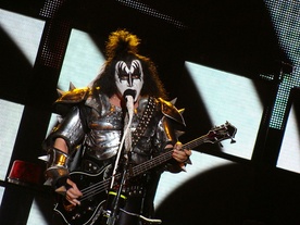 Frontman Kiss przeciw chrystianofobii