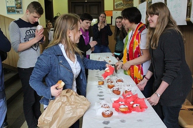 Pączki z Cieszyna dla Afryki