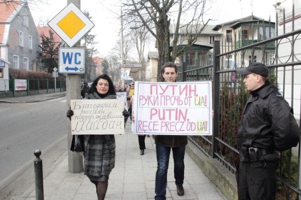 Protest przed rosyjskim konsulatem