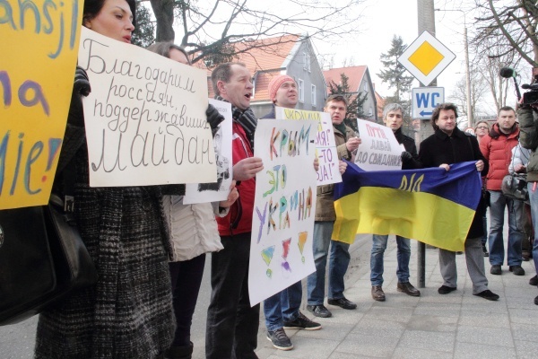 Protest przed rosyjskim konsulatem