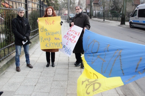 Protest przed rosyjskim konsulatem