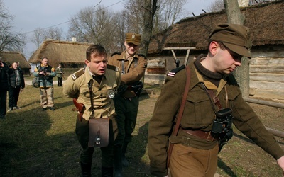 Rekonstrukcja historyczna w skansenie