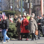 Legnica: dwa pomniki, dwa bieguny