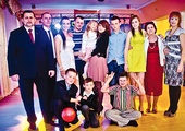  Ślub Agnieszki. Jędrusikowie w komplecie. Na zdjęciu jeszcze mąż Agnieszki, Franciszek,  będący w rodzinie zastępczej, i mama pani Beaty