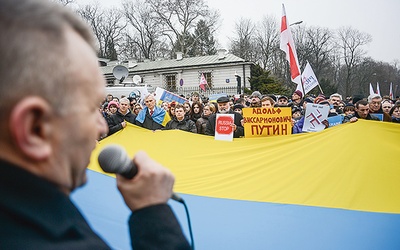 Do protestujących Polaków i Ukraińców dołączali też Rosjanie