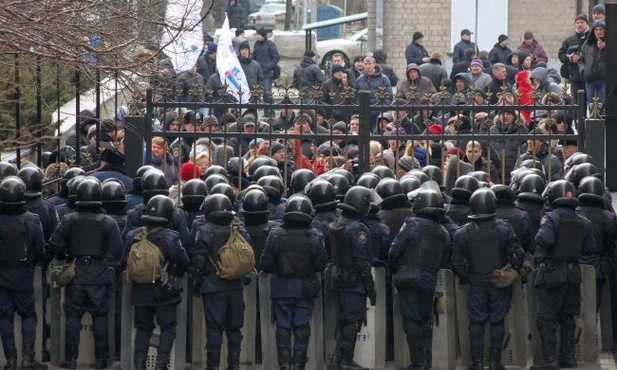 Prorosyjski tłum zajął urząd w Doniecku