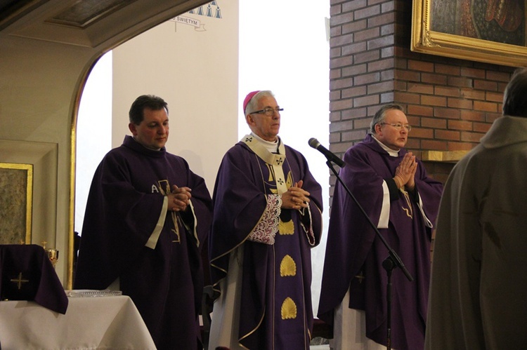 Poświęcenie Drogi Krzyżowej w Katowicach-Podlesiu