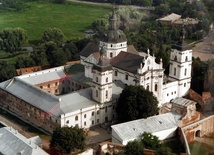 Jak zarządzać dobrami zakonnymi?