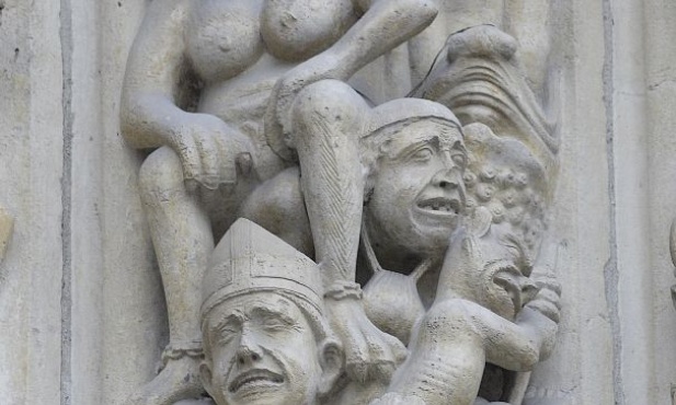 Z portalu Notre Dame w Paryżu
