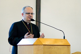  – Bez żywej więzi małżonków z Chrystusem rodzina nie będzie Kościołem domowym – wyjaśniał biskup opolski