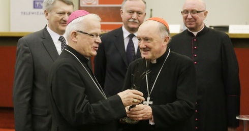 Abp Michalik nagrodzony 