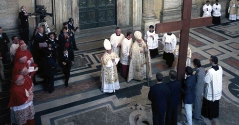 Jan Paweł II zachęcał młodych, by byli świadkami krzyża Chrystusowego
