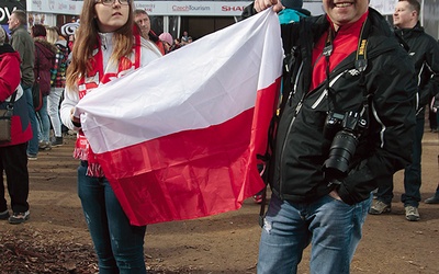 Polscy kibice znają Harrachov bardzo dobrze. Biało-czerwone barwy gościły pod skocznią przez wszystkie pucharowe dni