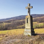 Cisza, pustka, wiatr. Setki kamiennych krzyży. Czy można wyobrazić sobie lepsze wielkopostne rekolekcje?