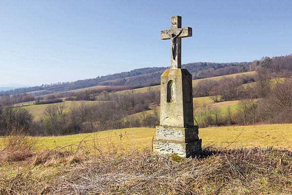 Cisza, pustka, wiatr. Setki kamiennych krzyży. Czy można wyobrazić sobie lepsze wielkopostne rekolekcje?