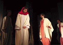  W scenie w Ogrójcu czerwińskiego misterium uderza poczucie trwogi, jakiej doświadcza Jezus
