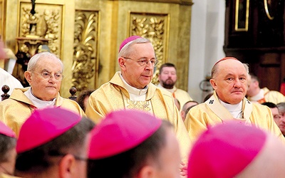 Eucharystię wraz z abp. Stanisławem Gądeckim koncelebrowali także warszawscy pasterze