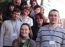 Goście z Białorusi na wspólnym zdjęciu z pracownikami Fundacji Hospicyjnej