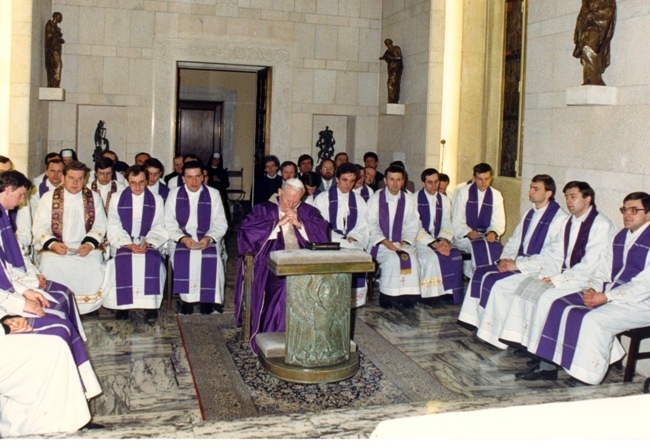 Styczeń 1991 r. Msza św. w kaplicy papieskiej