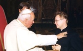 Styczeń 2001 r. Audiencja dla księży studentów rzymskich uczelni. Z Janem Pawłem II rozmawia Ks. Jacek Kucharski