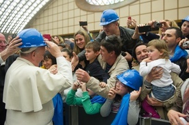 Papież o działaniach humanitarnych