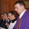 W czasie ostatniej niedzieli ewangelizacyjnej modliliśmy się o wzrost powołań kapłańskich, zakonnych i małżeńskich w parafii w Janisławicach