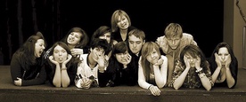  Od 2009 roku na scenie MOK można oglądać spektakle przygotowane przez grupę teatralną „Com.pl.ex”