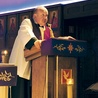  Jedno z wielkopostnych czuwań prowadził ks. Grzegorz Gołąb, proboszcz parafii św. Stanisława w Skierniewicach 