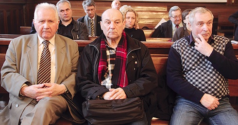  Czesław Nowak (z lewej) i Zygmunt Błażek (w środku)  w czasach PRL byli represjonowani przez Służbę Bezpieczeństwa